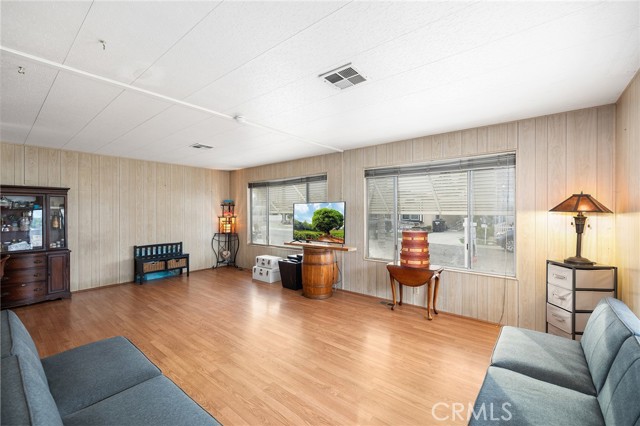 471 Santa Clara Circle, Hemet CA: https://media.crmls.org/medias/7b21917d-e5dd-4711-97bd-4aded4c96135.jpg