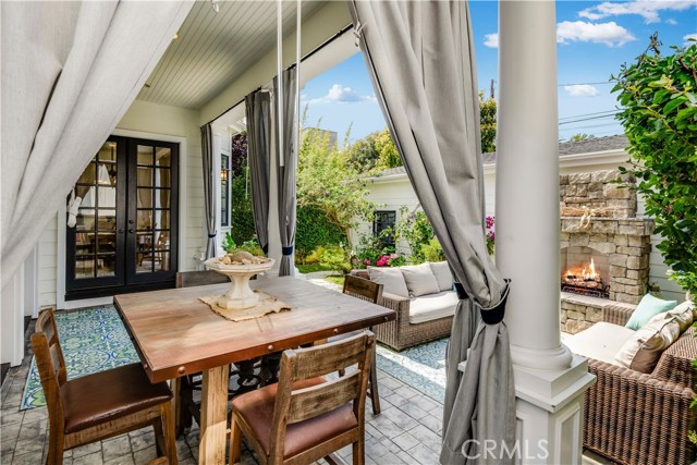 595 35th Street, Manhattan Beach, California 90266, 6 Bedrooms Bedrooms, ,4 BathroomsBathrooms,Residential,Sold,35th,SB22117644