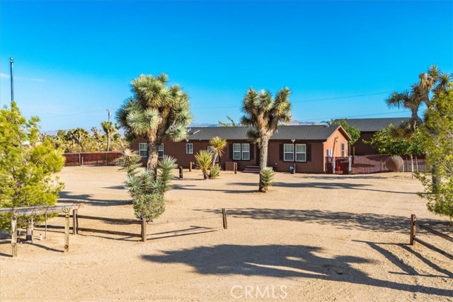 Detail Gallery Image 1 of 62 For 58685 Terra Vista Dr, Yucca Valley,  CA 92284 - 3 Beds | 2 Baths