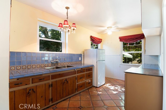 1807 West Parkside Avenue photo 8