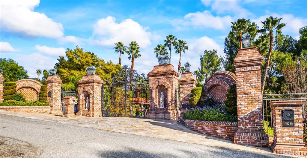 16280 Whispering Spur Street