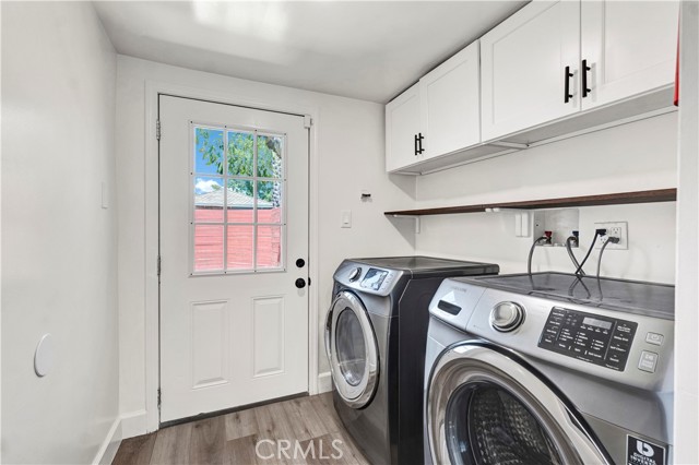 Detail Gallery Image 11 of 16 For 7517 Louise Ave, Lake Balboa,  CA 91406 - 2 Beds | 2 Baths