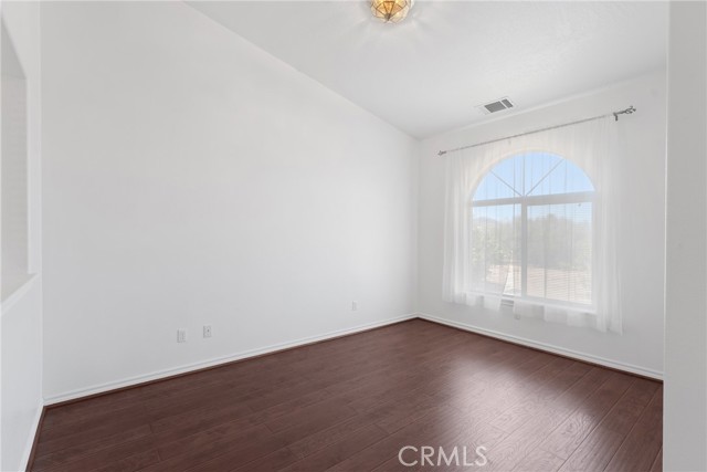 Detail Gallery Image 11 of 37 For 9735 Highland Rd, Oak Hills,  CA 92344 - 3 Beds | 3 Baths