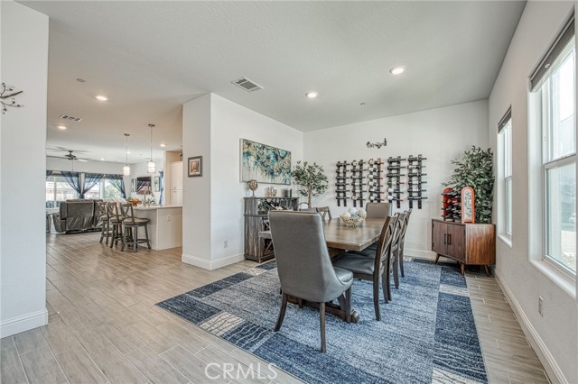 Detail Gallery Image 7 of 46 For 1817 N Phillip, Clovis,  CA 93619 - 5 Beds | 3/1 Baths