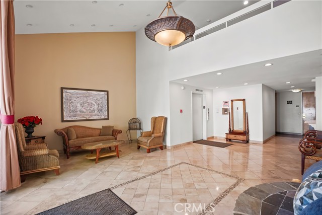 Detail Gallery Image 5 of 65 For 4041 via Marisol #313,  Los Angeles,  CA 90042 - 2 Beds | 2 Baths