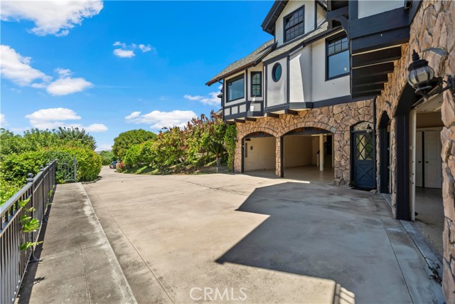 Detail Gallery Image 27 of 75 For 7008 Hawarden Dr, Riverside,  CA 92506 - 6 Beds | 5/1 Baths