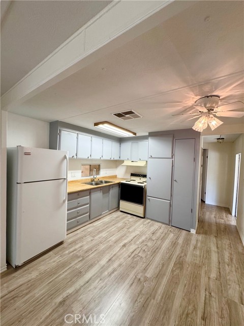 Detail Gallery Image 15 of 31 For 725 W Thornton, Hemet,  CA 91743 - 2 Beds | 1/1 Baths