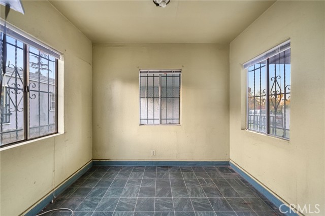 Detail Gallery Image 14 of 28 For 948 E 116th St, Los Angeles,  CA 90059 - 3 Beds | 2 Baths