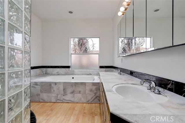 1936 Loma Drive, Hermosa Beach, California 90254, 3 Bedrooms Bedrooms, ,3 BathroomsBathrooms,Residential,Sold,Loma,SB21238629