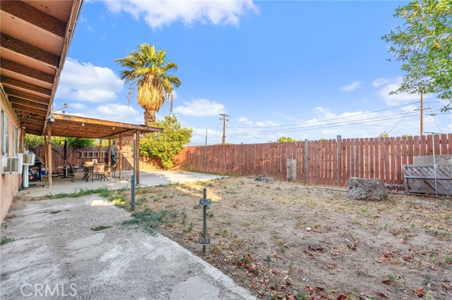Detail Gallery Image 3 of 30 For 645 E King St, Rialto,  CA 92376 - 4 Beds | 2 Baths