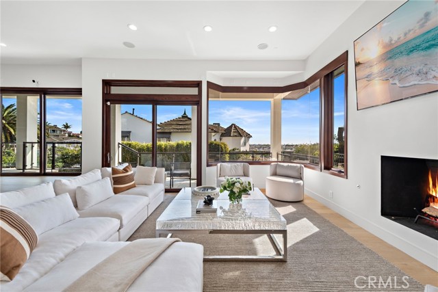 2907 Cliff Drive, Newport Beach CA: https://media.crmls.org/medias/7b26dbad-d597-4550-ac6b-70f4bff0fb74.jpg