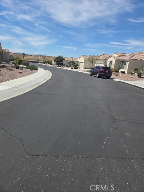 Detail Gallery Image 2 of 11 For 18924 Vinca, Apple Valley,  CA 92308 - 2 Beds | 2 Baths