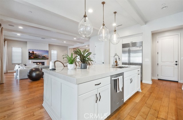 10 Shadybend, Irvine CA: https://media.crmls.org/medias/7b282175-119d-4549-98c1-b7da688b529c.jpg