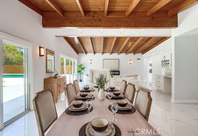Detail Gallery Image 9 of 21 For 22555 Califa St, Woodland Hills,  CA 91367 - 7 Beds | 7 Baths