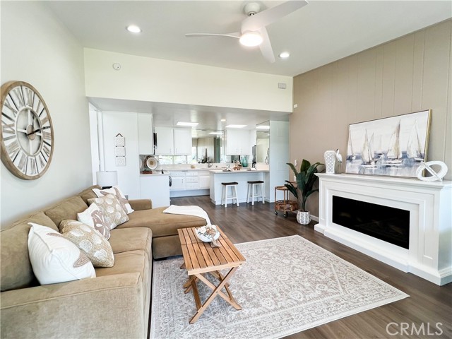 1533 Merion Way, M2-26D, Seal Beach CA: https://media.crmls.org/medias/7b28e618-3eed-4767-a587-fb35f327b35f.jpg