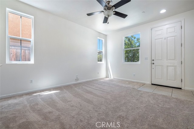 Detail Gallery Image 7 of 28 For 1587 N Strada Way, Clovis,  CA 93619 - 3 Beds | 2/1 Baths