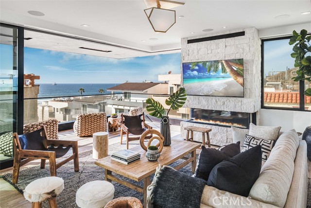 200 40th Street, Manhattan Beach, California 90266, 4 Bedrooms Bedrooms, ,4 BathroomsBathrooms,Residential,Sold,40th,SB22010624