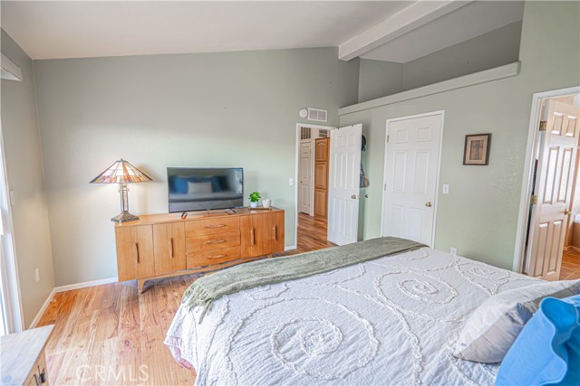 Detail Gallery Image 22 of 74 For 20164 Crestview Dr., Canyon Country,  CA 91351 - 3 Beds | 2 Baths