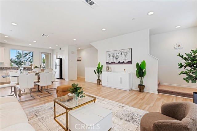 Detail Gallery Image 5 of 30 For 14740 Palmera Ct, Baldwin Park,  CA 91706 - 4 Beds | 3/1 Baths