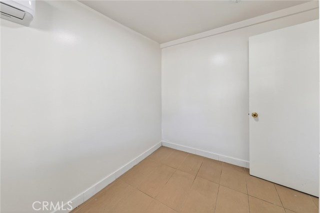 Image 21 of 31 For 417 Emerson Avenue