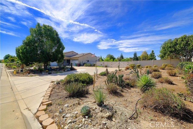 Detail Gallery Image 4 of 41 For 1791 Hannon, Cherry Valley,  CA 92223 - 4 Beds | 3/1 Baths