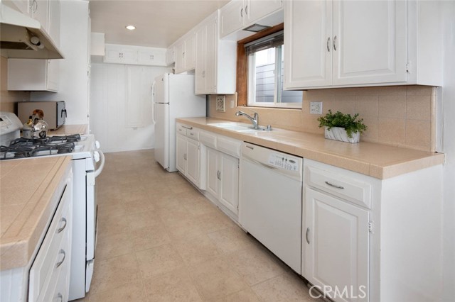 2412 Ardmore Avenue, Manhattan Beach, California 90266, 2 Bedrooms Bedrooms, ,1 BathroomBathrooms,Residential,Sold,Ardmore,SB22157463