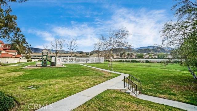 Detail Gallery Image 19 of 21 For 27617 Nugget Drive #1,  Canyon Country,  CA 91387 - 3 Beds | 3 Baths