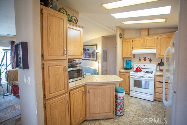 Detail Gallery Image 22 of 42 For 21001 Plummer St #12,  Chatsworth,  CA 91311 - 2 Beds | 2 Baths