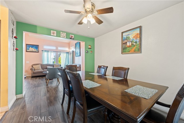 7726 Whitney Drive, Jurupa Valley CA: https://media.crmls.org/medias/7b2e7320-7d33-4562-8648-f27386ace52c.jpg