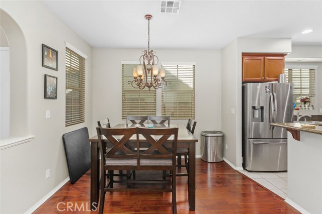 Detail Gallery Image 8 of 39 For 814 Pyramid Ct, Corona,  CA 92880 - 4 Beds | 2/1 Baths