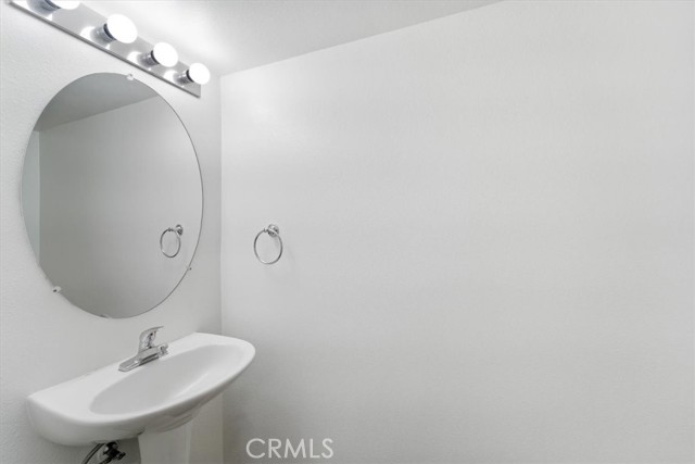 Detail Gallery Image 13 of 33 For 15150 Rayen St, North Hills,  CA 91343 - 3 Beds | 3 Baths