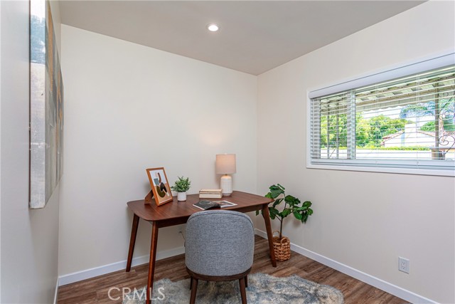 2219 W Clark Avenue, Burbank CA: https://media.crmls.org/medias/7b3225f5-b187-413d-b585-6f170d68800e.jpg