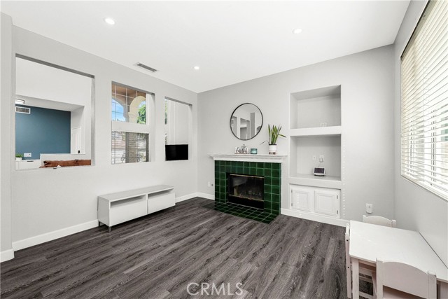 Detail Gallery Image 11 of 25 For 20220 Arthur Ct, Saugus,  CA 91350 - 3 Beds | 2/1 Baths