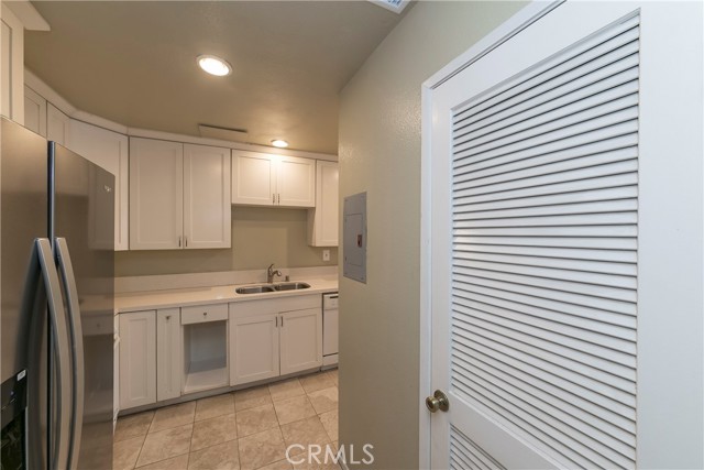 Detail Gallery Image 13 of 33 For 24121 High Knob #C,  Diamond Bar,  CA 91765 - 2 Beds | 2/1 Baths