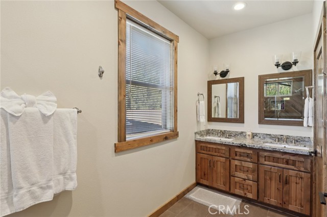 Detail Gallery Image 18 of 40 For 760 Tehama Dr, Big Bear Lake,  CA 92315 - 4 Beds | 3/1 Baths