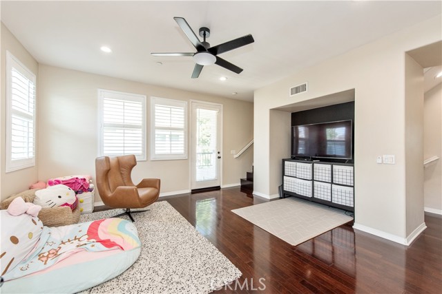 Detail Gallery Image 11 of 35 For 11 Travis Rd, Buena Park,  CA 90621 - 3 Beds | 3/1 Baths