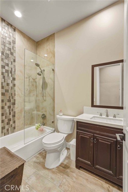 Detail Gallery Image 39 of 48 For 6450 Teesdale Ave, North Hollywood,  CA 91606 - 3 Beds | 3 Baths