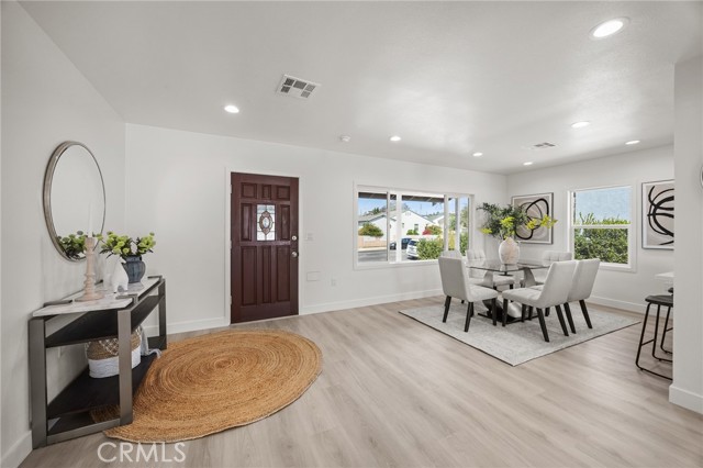 Image 3 of 37 For 2024 Grandridge Ave