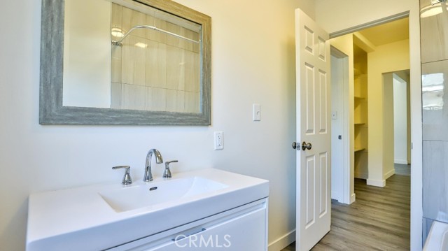 515 S Van Ness Avenue, Santa Ana CA: https://media.crmls.org/medias/7b36a832-ffce-4754-9333-c2fe68b7bccc.jpg
