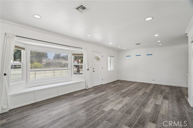 Detail Gallery Image 6 of 51 For 17043 Celtic St, Granada Hills,  CA 91344 - 4 Beds | 3 Baths