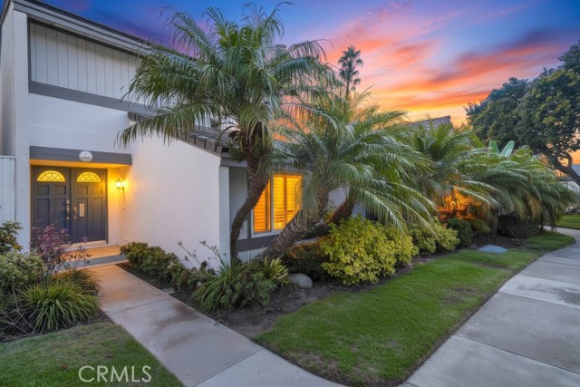 Detail Gallery Image 2 of 75 For 7030 Seawind Drive, Long Beach,  CA 90803 - 4 Beds | 3 Baths