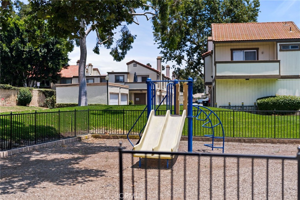 https://media.crmls.org/medias/7b37ea45-c9d6-4e38-8746-9dad072fb3d4.jpg?preset=X-Large