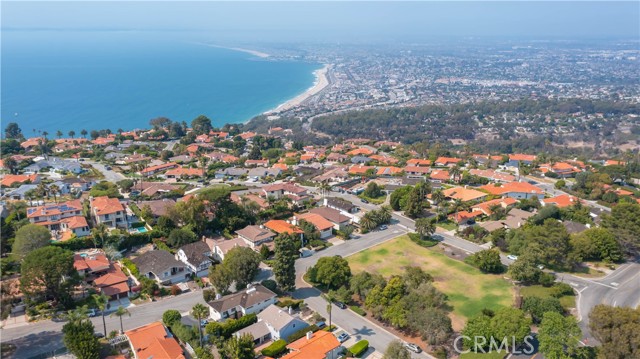 2220 Via Fernandez, Palos Verdes Estates, California 90274, 3 Bedrooms Bedrooms, ,2 BathroomsBathrooms,Residential,Sold,Via Fernandez,PV21186067