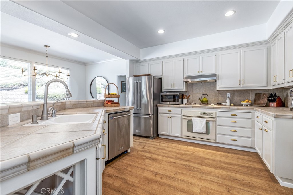 1307 Crown Way