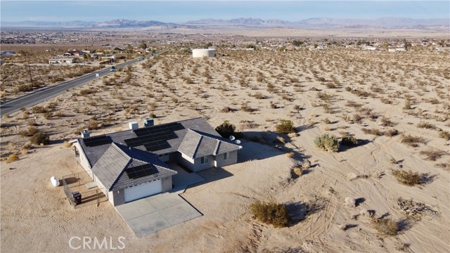 Detail Gallery Image 9 of 43 For 8207 Utah, Twentynine Palms,  CA 92277 - 4 Beds | 2/1 Baths