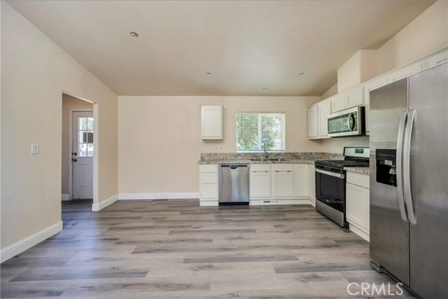 Detail Gallery Image 8 of 22 For 200 Hoover, Clearlake Oaks,  CA 95423 - 3 Beds | 2 Baths