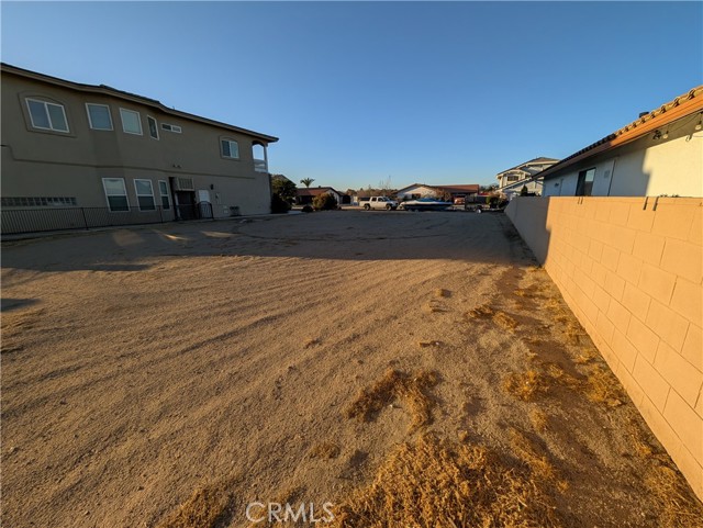 Detail Gallery Image 10 of 16 For 18340 Niagara Dr, Victorville,  CA 92395 - – Beds | – Baths