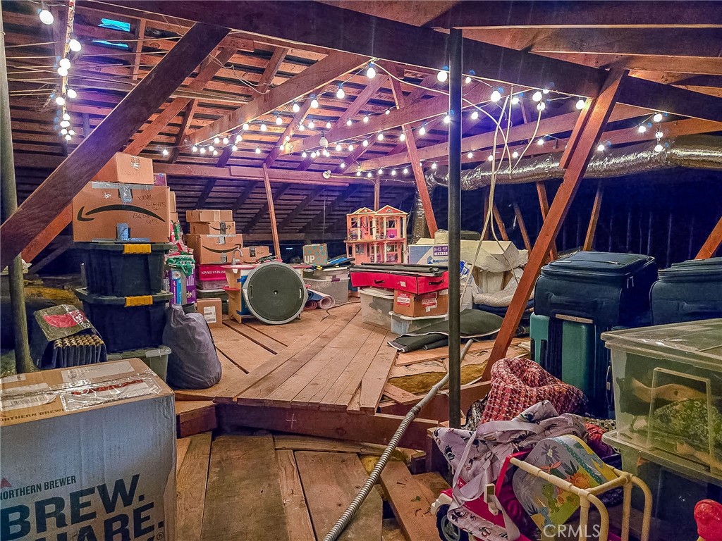 https://media.crmls.org/medias/7b3a4414-6ba0-47d5-8b1f-2320f4310ac6.jpg?preset=X-Large