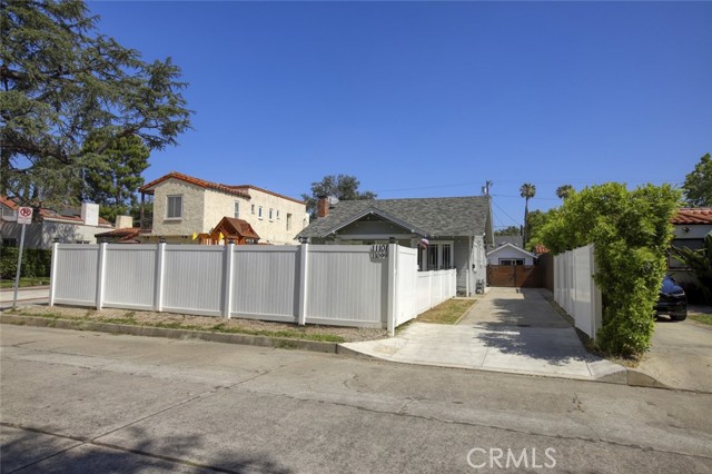 Detail Gallery Image 7 of 45 For 11101 Sarah St, Toluca Lake,  CA 91602 - 6 Beds | 5 Baths
