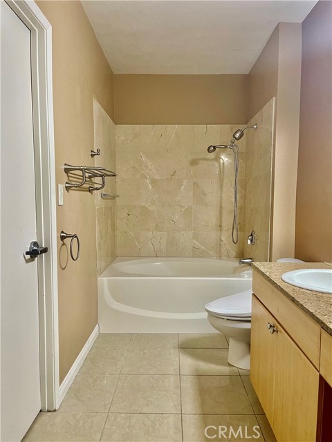 388 E Ocean Boulevard, Long Beach CA: https://media.crmls.org/medias/7b3ae420-1019-4500-8c38-2d751f3ee6d8.jpg